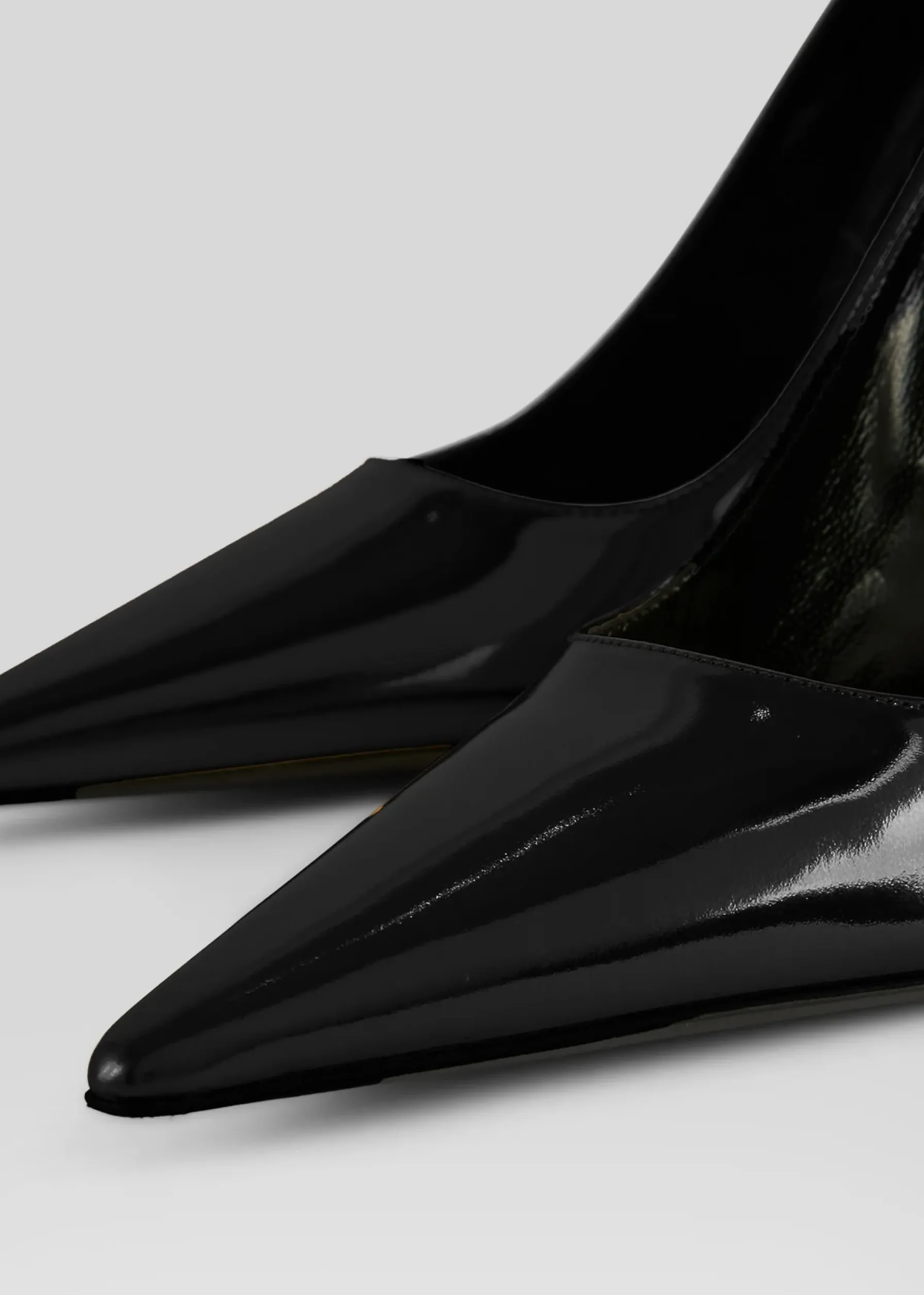 Retrofete Jasmine Heel Black Hot